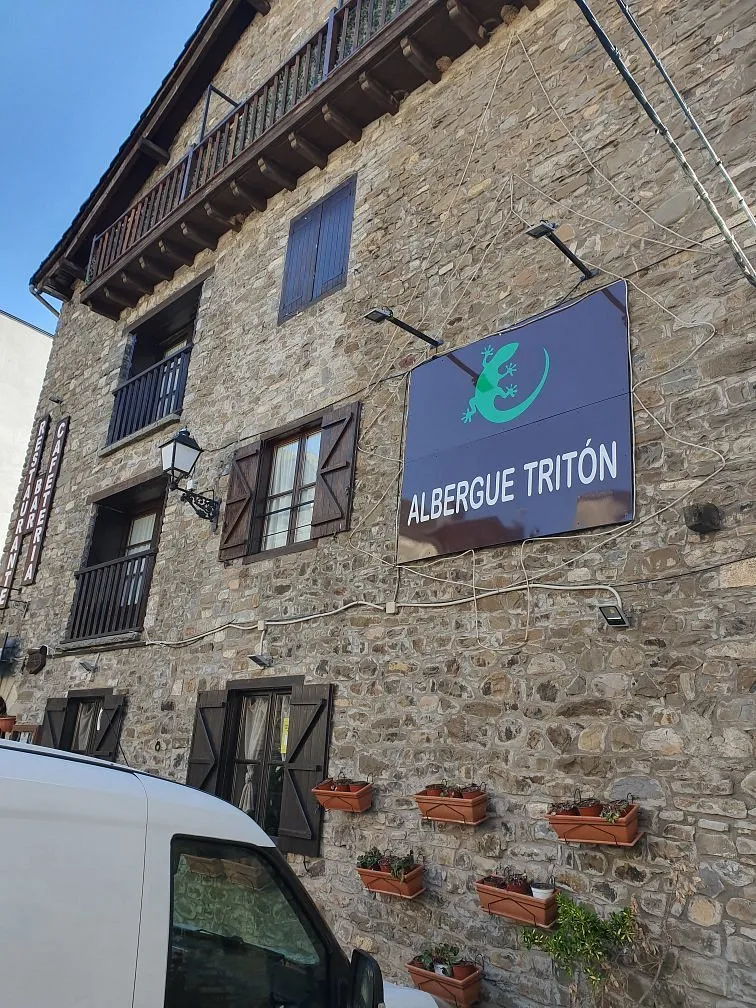 Albergue Tritón restaurant in Villanúa