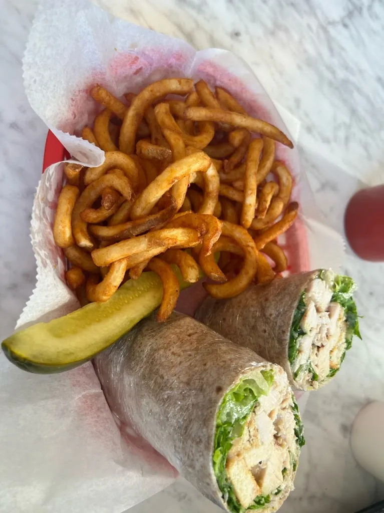 Louis Schornstein_Campus Corner_Villanova_review