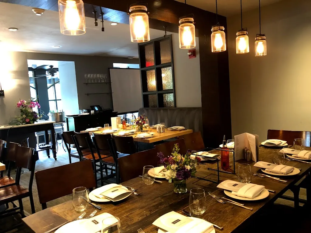 Savona Restaurant_Villanova_slider_image_1