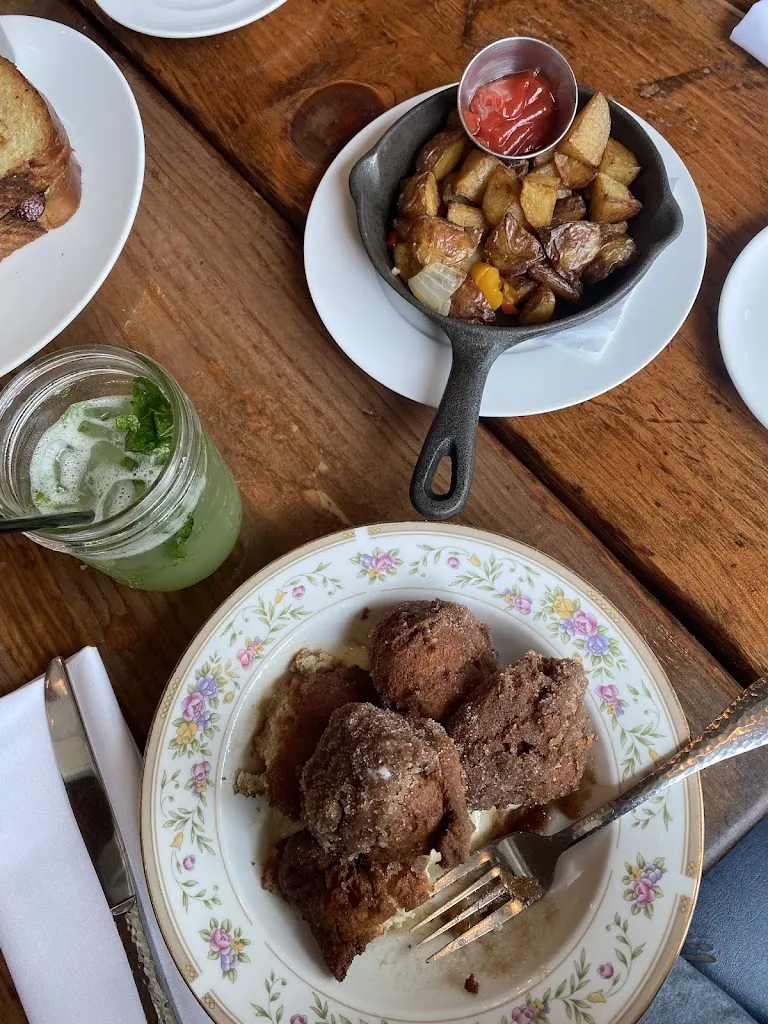 Menu_White Dog Cafe Wayne_Villanova_image_6