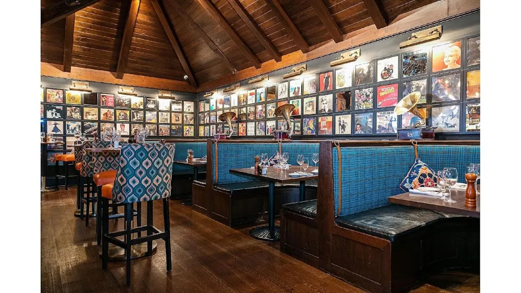 Autograph Brasserie_Villanova_slider_image_1