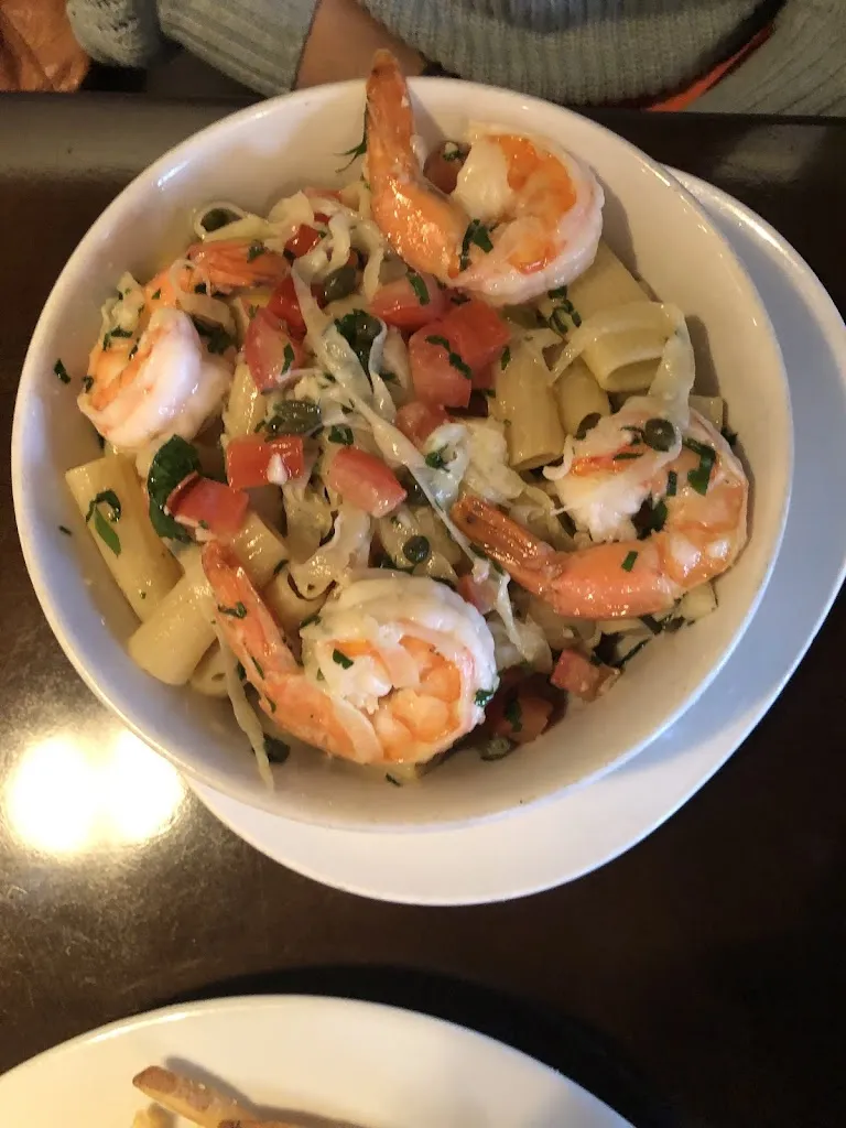 Andres Cuadrado_333 Belrose Bar & Grill_Villanova_review