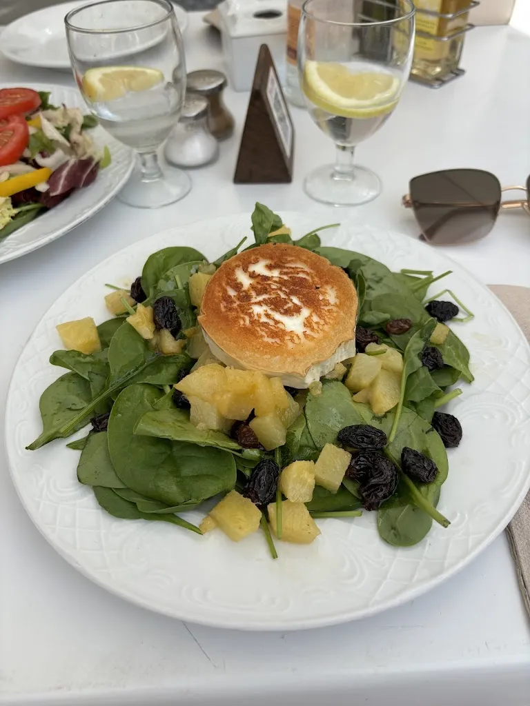 Vivien Veinémer_Bar Restaurant Ca'n Punta_Alaró_review