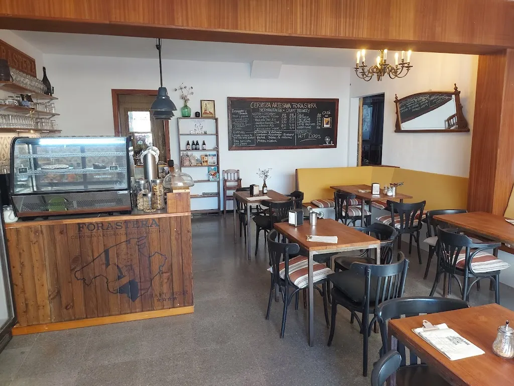 Sven Claussen_Forastera_Alaró_review