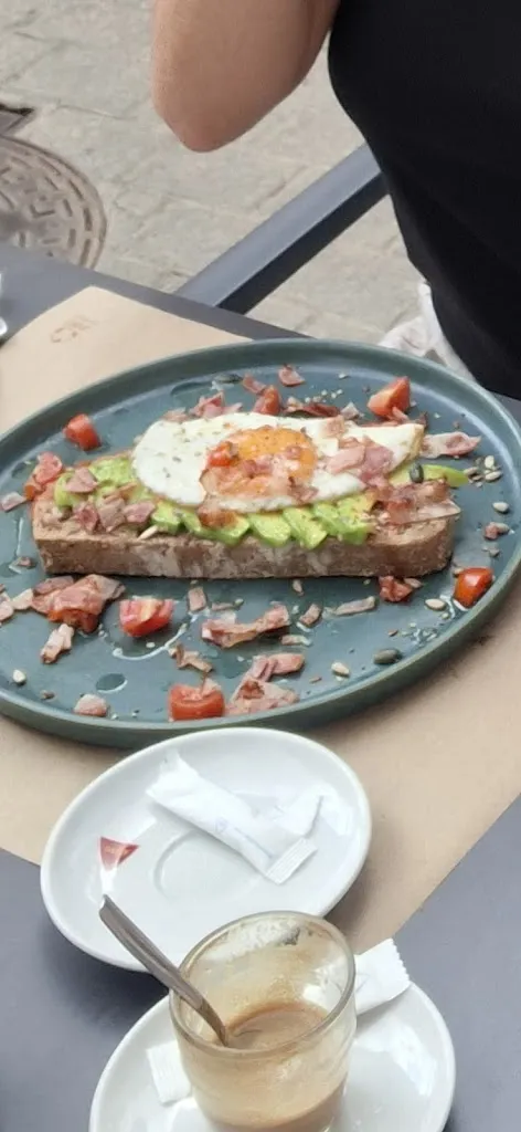 Manon Fleurichamp_Can Petit_Alaró_review