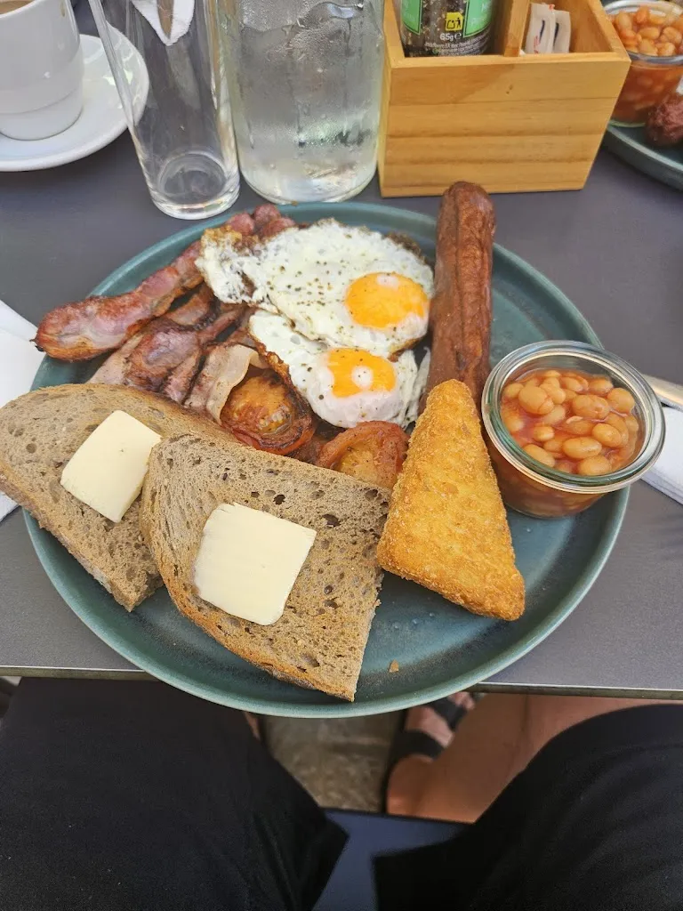 Oliver McCombe_Can Petit_Alaró_review