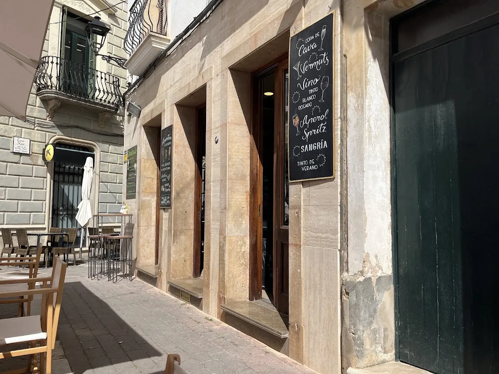 Gary Schofield_Ca na Divina_Alaior_review