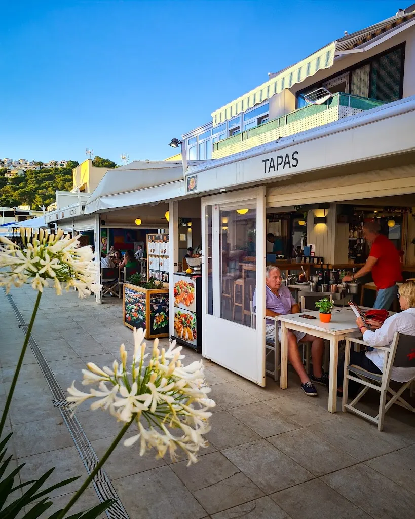 Mai Tai Son Bou restaurant in Alaior