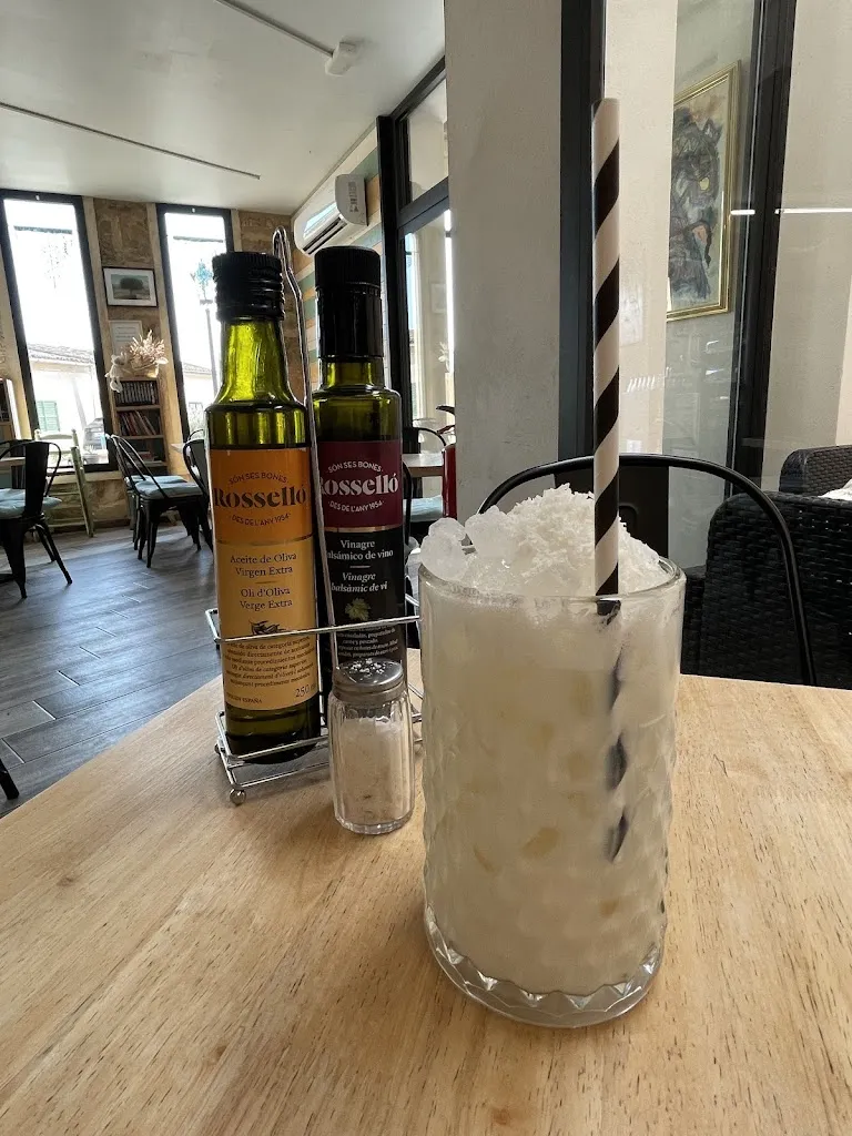 Judi Lion_Cafeteria S'Auberg_Ariany_review