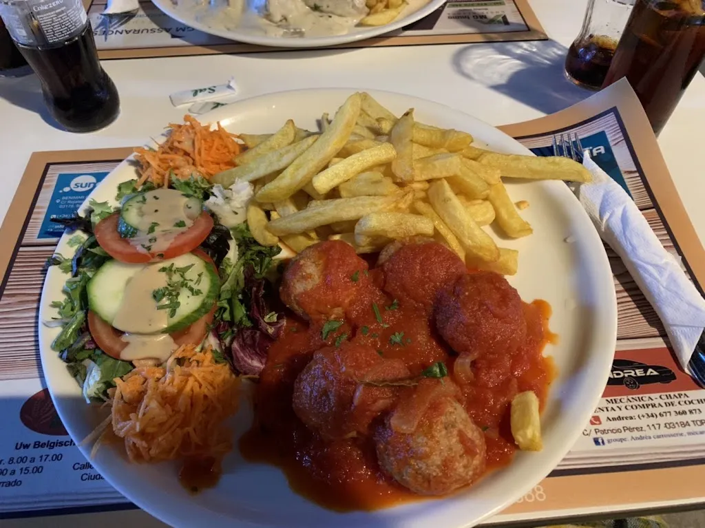 Teng Jing_Las Papas Doradas_Benijofar_review