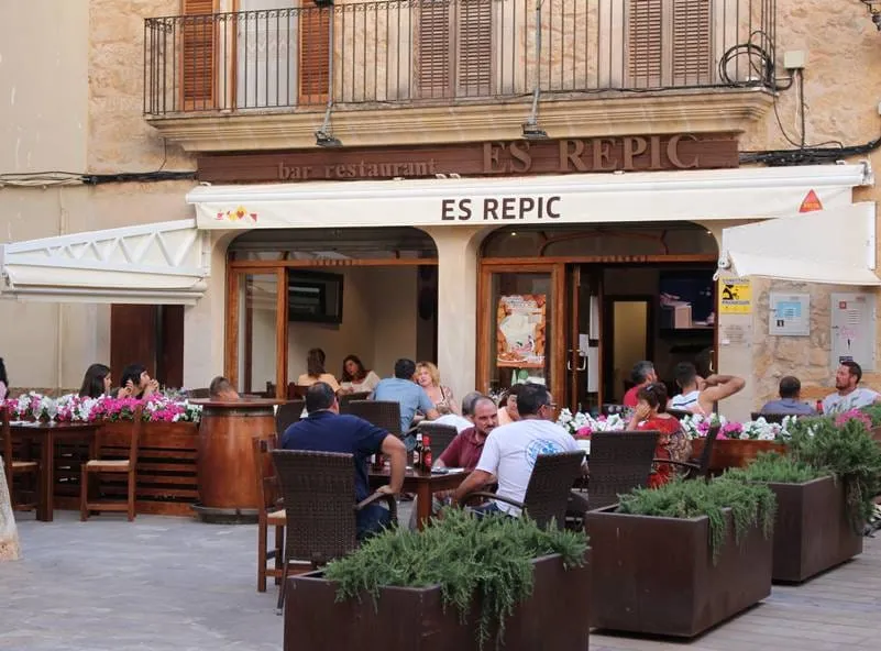 Restaurant "Es Repic" restaurant in Algaida