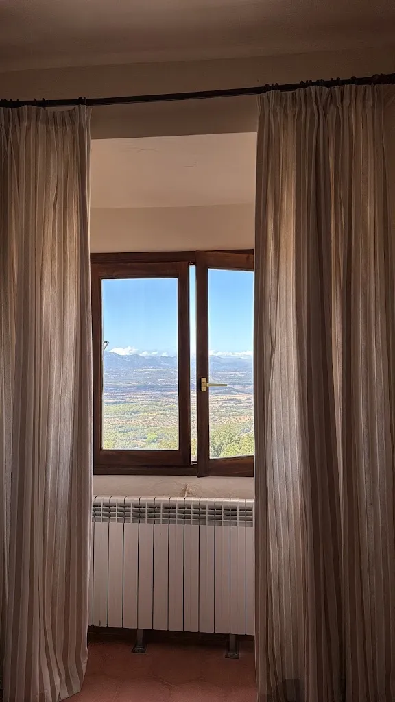 Klejda Hoxhaj_Hostatgeria del Santuari de Cura_Algaida_review