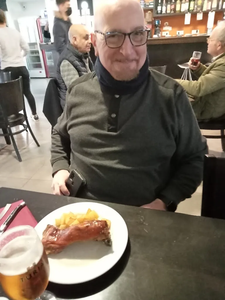 ANGEL ESBERT_Plaça 10_Búger_review