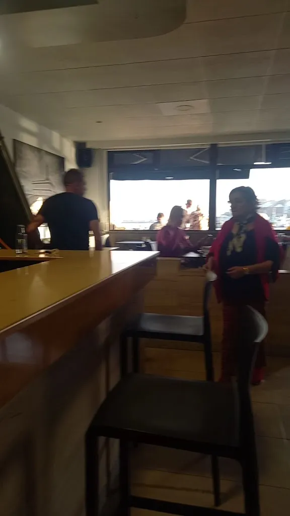 Gianmarco Loro_Café-Bar A Ria_Camariñas_review