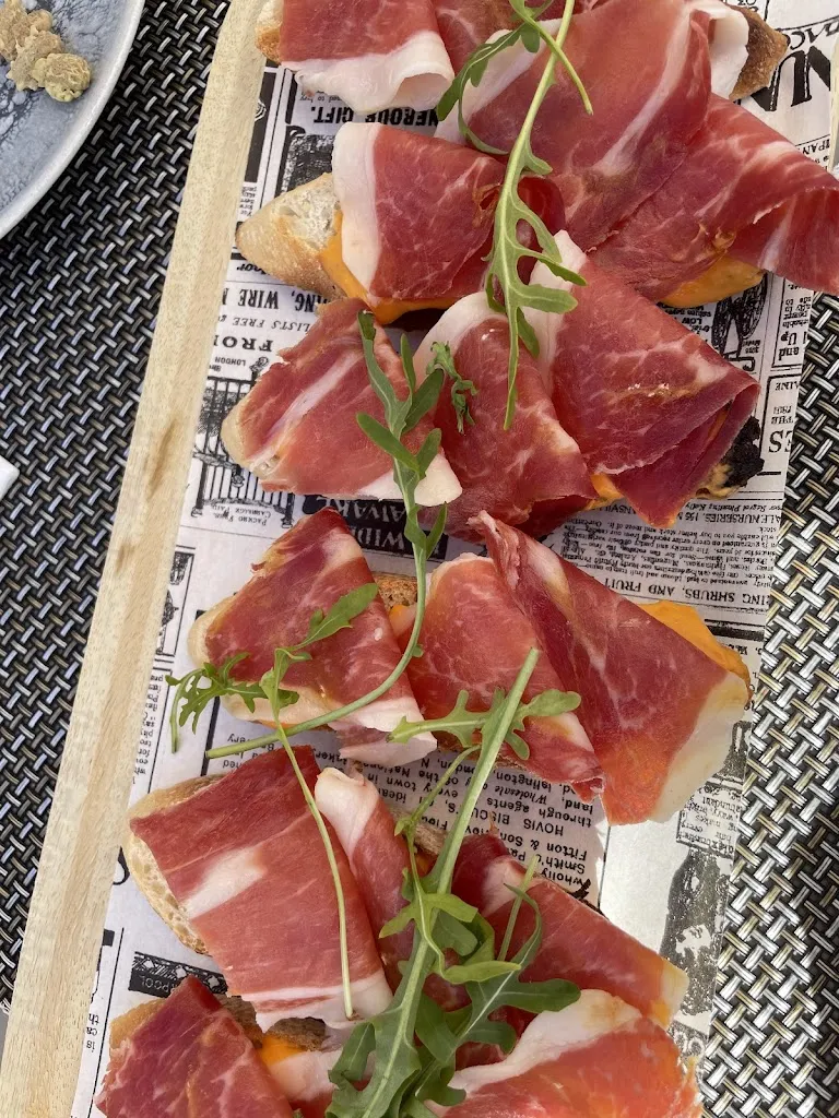 Gloria CP_La recacha meson_Zaidín_review