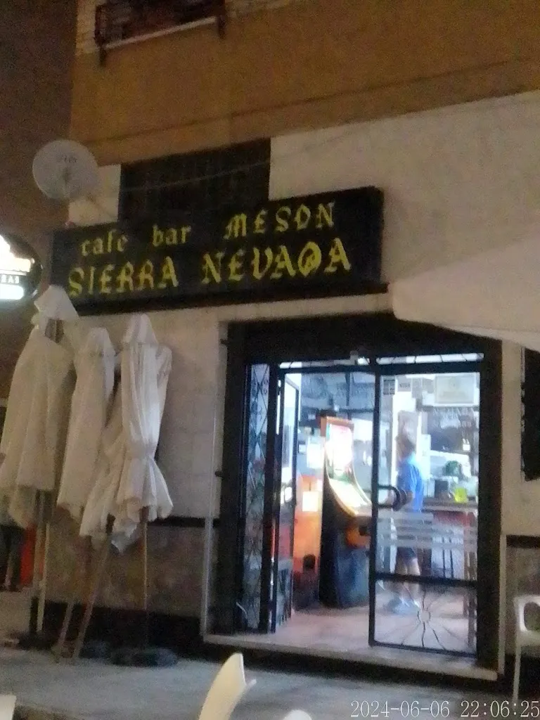Diego Muñoz Castillo_Cafe Bar Meson Sierra Nevada_Zaidín_review