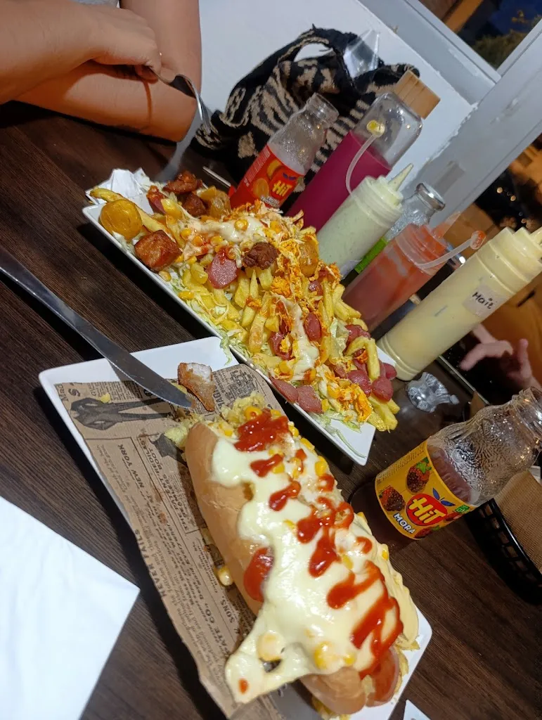 laura mongui_Entrepúes granada_Zaidín_review