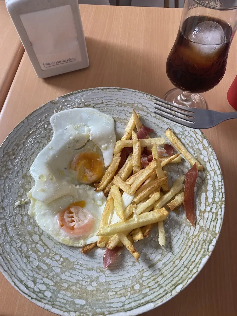 劉如芳_Bar Restaurante Malecón_Zaidín_review