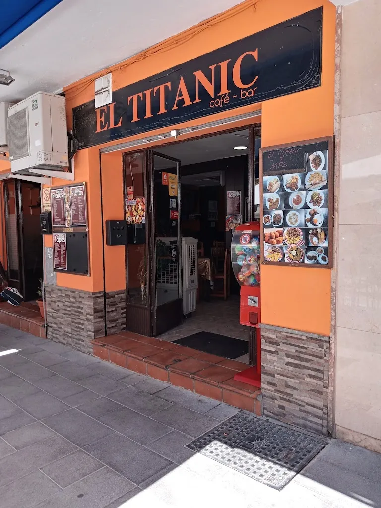 Restaurante Tapeo El Titanic Zaidin Granada restaurant in Zaidín