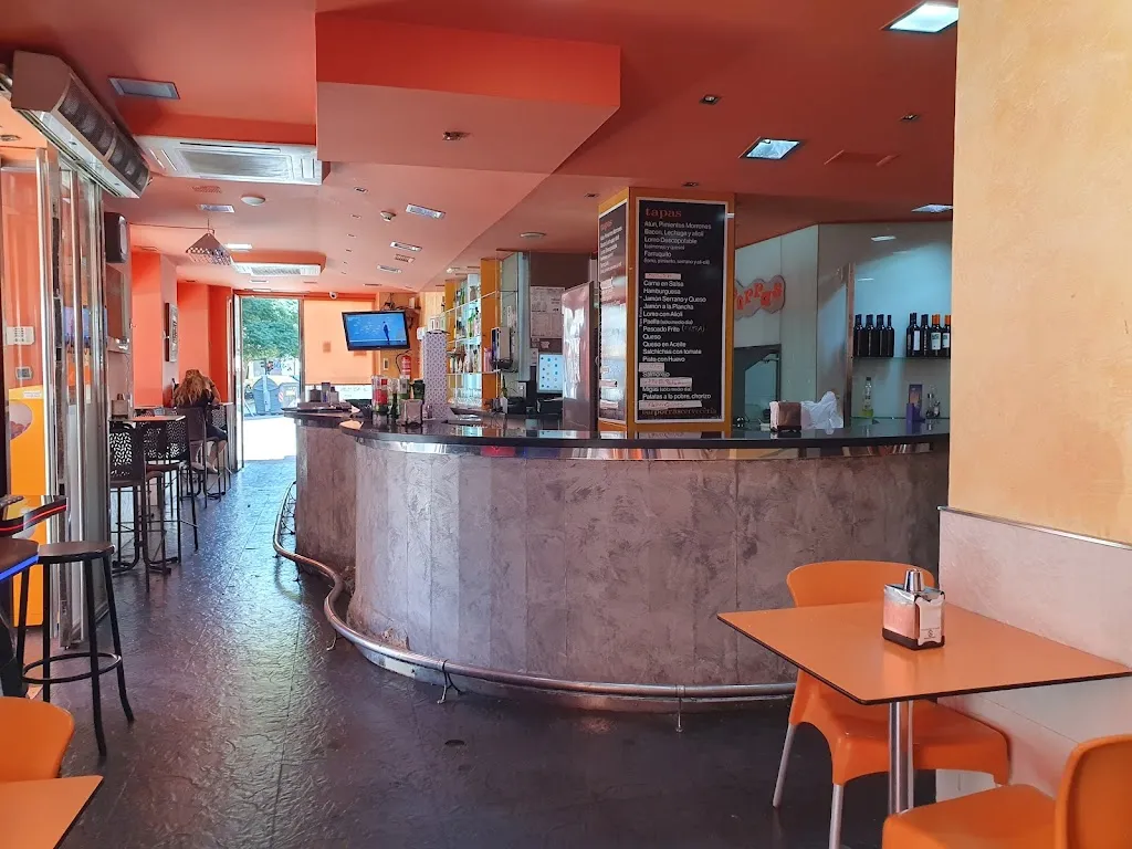 Bar Porras restaurant in Zaidín