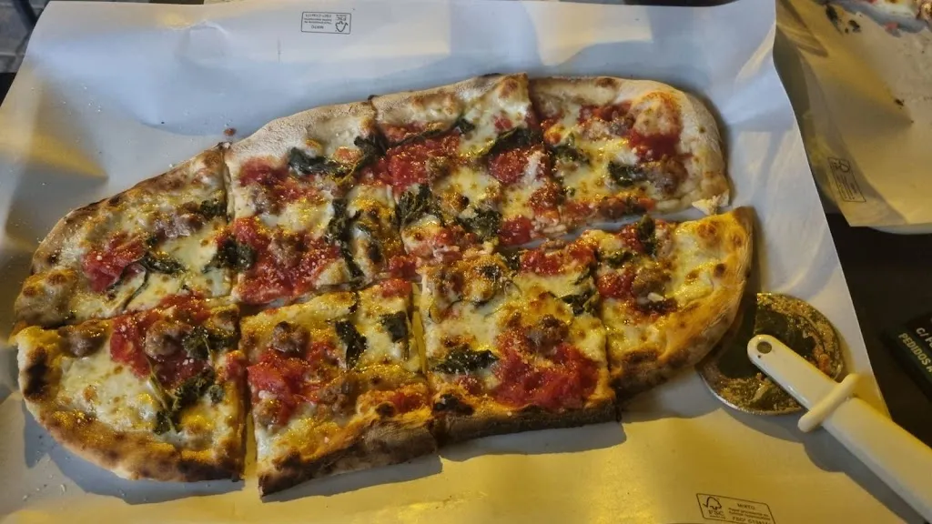 Špela Pangerl_Pizza N Love Zaidín - O'Napoli_Zaidín_recensione