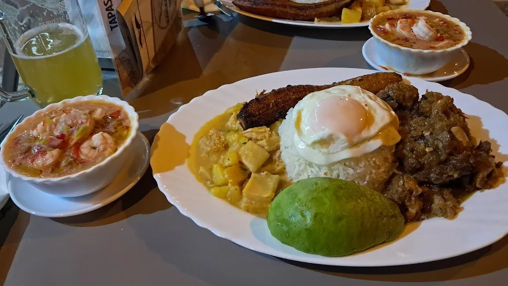 Christian Hurtado Corea_Raíces de mi Tierra_Zaidín_review