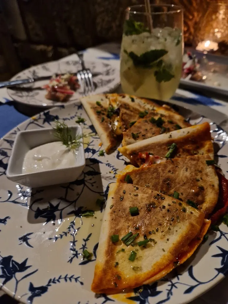 Grete Kraaner_DOKA Restaurant / Can Busquets Hotel d' Interior_Banyalbufar_review