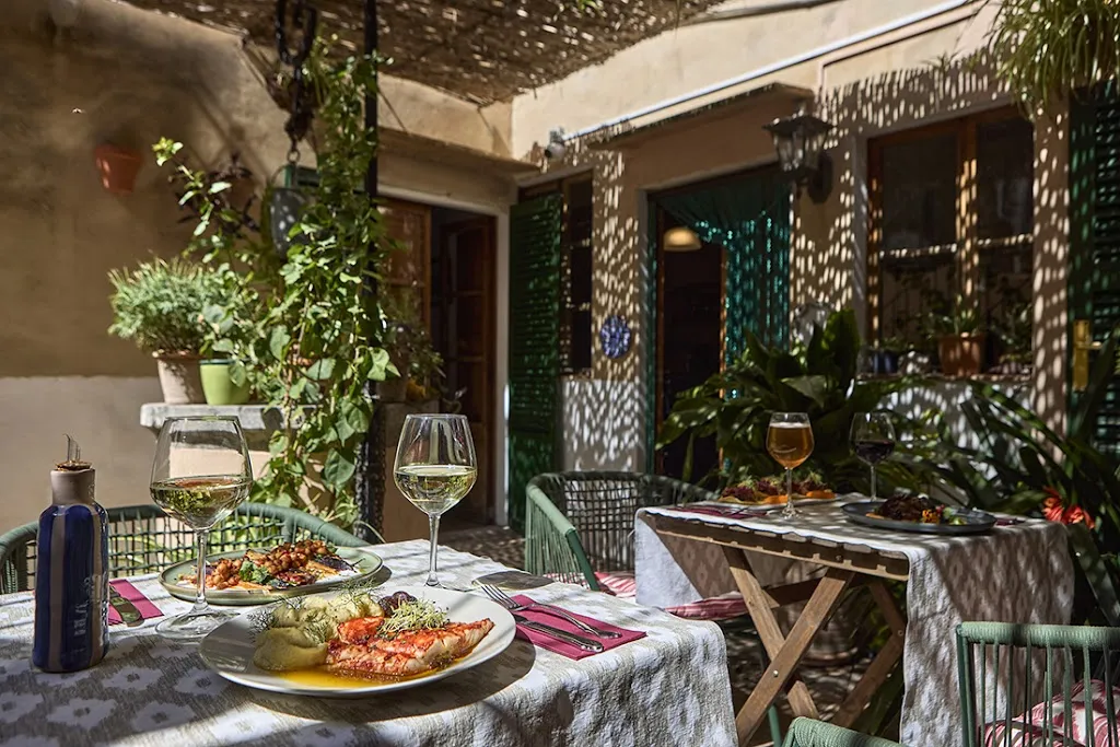 DOKA Restaurant / Can Busquets Hotel d' Interior restaurant in Banyalbufar