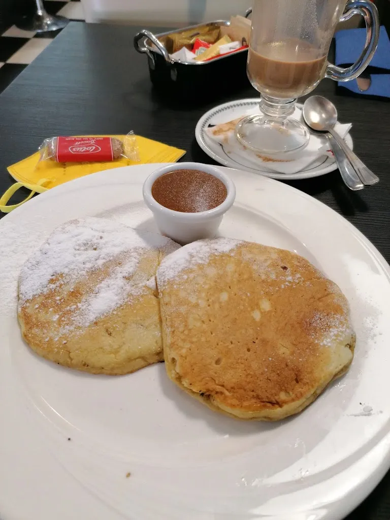 Angela Room_The American Diner - Benimar_Benijofar_review