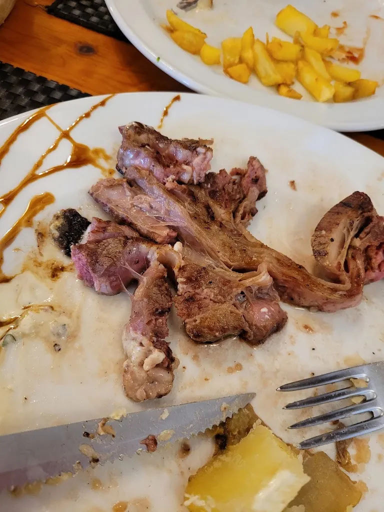 Carlos Augusto Pinheiro de Sousa_Can penaso -Restaurante La Meson Piscina_Bunyola_review