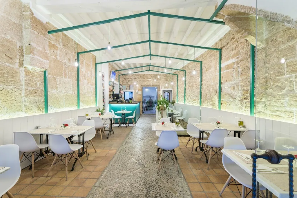 Basico Gastrobar restaurant in Alcúdia
