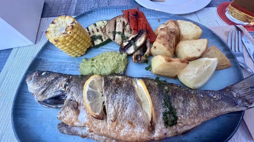 Anastasiia Plakh_Smith's Cafe-Bar-Restaurant_Alcúdia_review