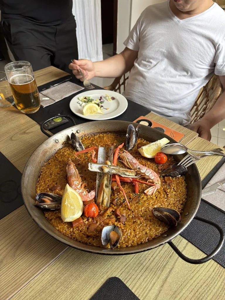 yan lok_ALCANADA 35 Restaurante_Alcúdia_review