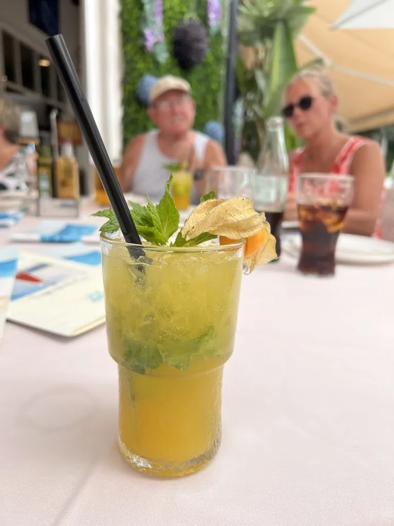 Leah Beckett_AQUA Restaurant | Paellas & Cocktails en Alcudia_Alcúdia_review