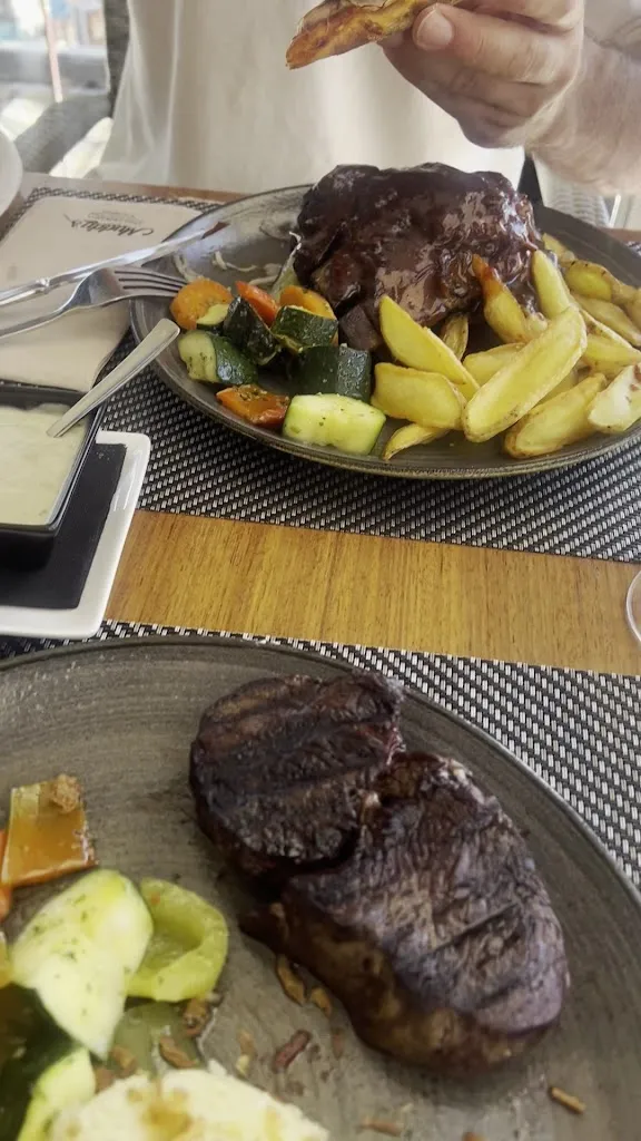 Nadia Almufte_Muddy's Wood Fired Grill_Alcúdia_review