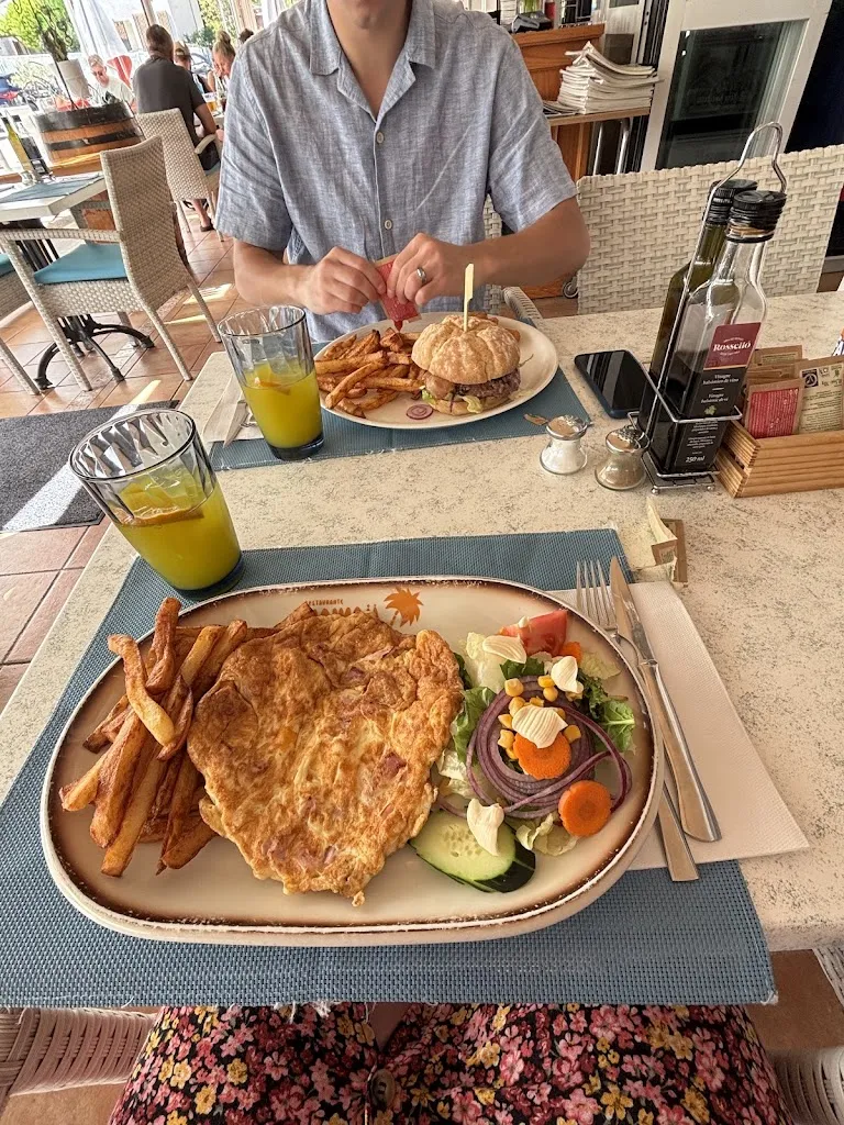 Isobelle Heath_Bar Hawai_Alcúdia_review