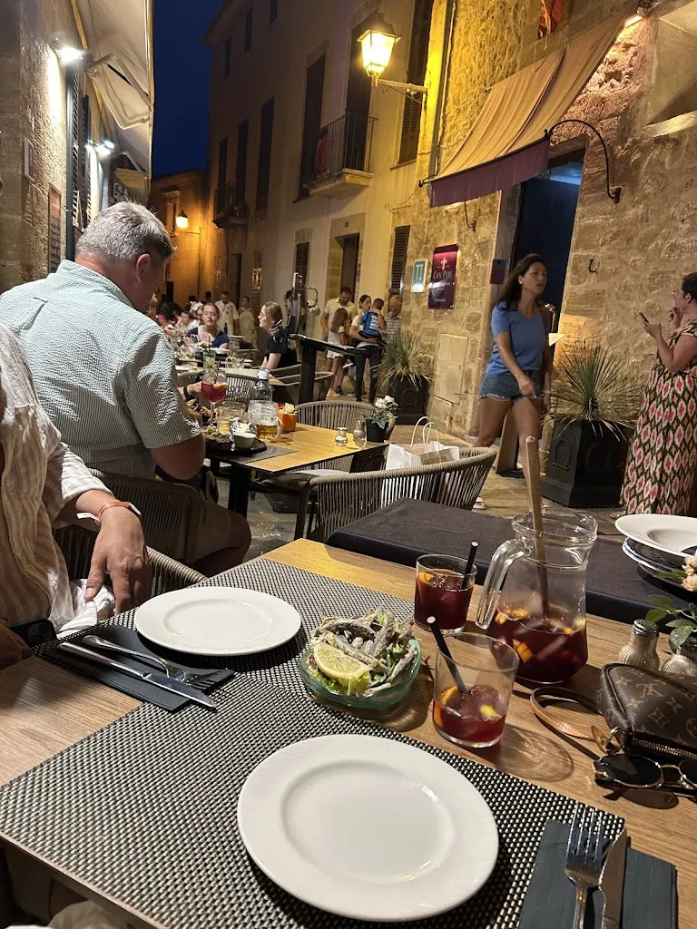 Lucy Burnham_Sa Taverna_Alcúdia_review