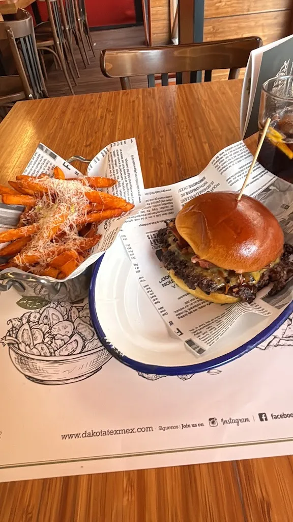 Jordan Collins_Dakota Tex Mex - Port d'Alcúdia_Alcúdia_recensione