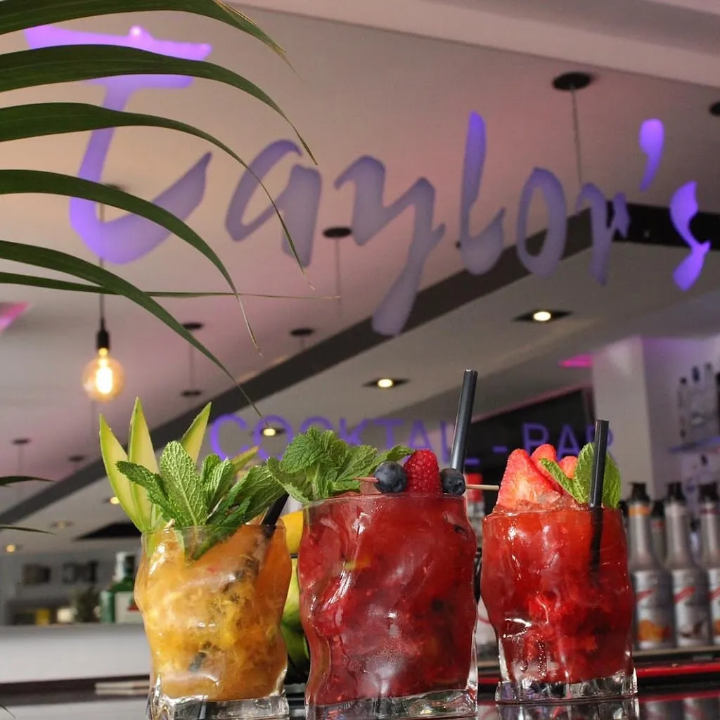 Taylor's Cocktail & Restaurant_Calvià_slider_image_3