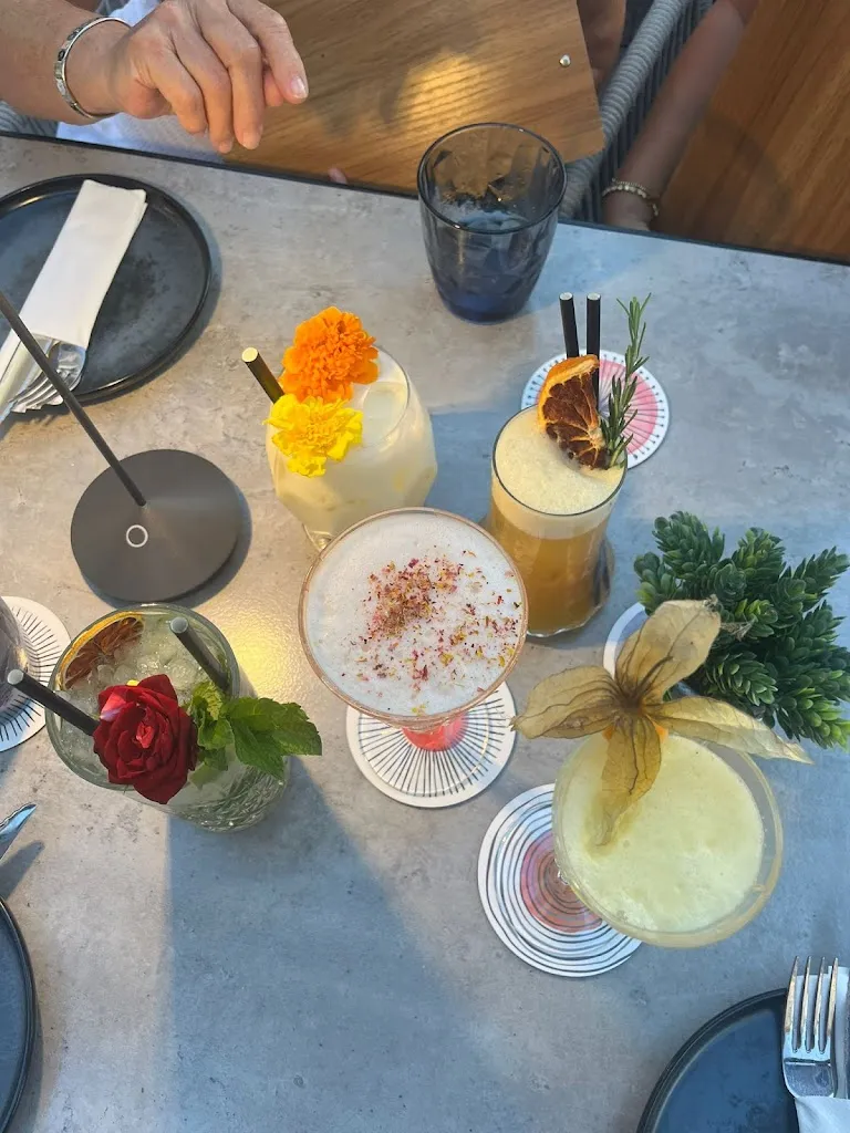 Cara Jones_No11_Andratx_recensione