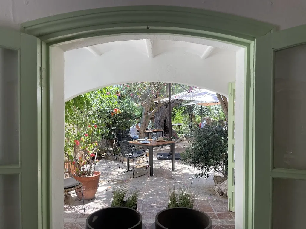 Holly Gulliver_Vent de Tramuntana_Andratx_review