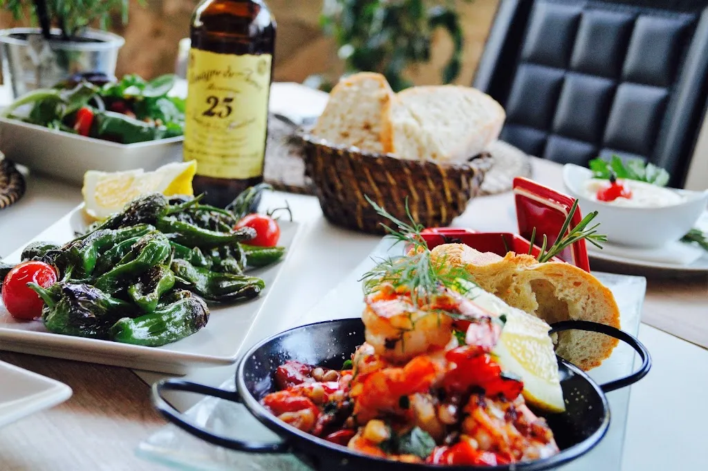 Menu_THE HIDDEN KITCHEN is now Emma‘s in the Harbor of Port Andratx_Andratx_immagine_9