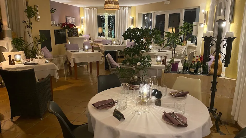 THE HIDDEN KITCHEN is now Emma‘s in the Harbor of Port Andratx restaurant in Andratx