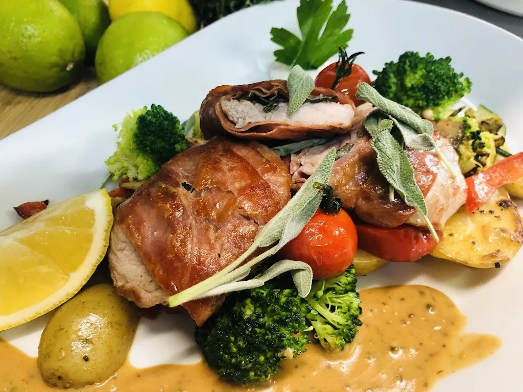 THE HIDDEN KITCHEN is now Emma‘s in the Harbor of Port Andratx_Andratx_slider_image_3