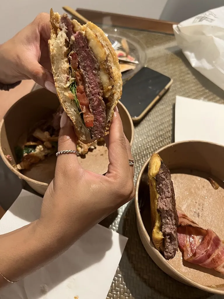 Brendan Andres_Maria Maria_Andratx_review