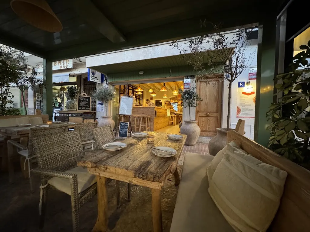 Ferns Wine & Tapas_Andratx_slider_image_3