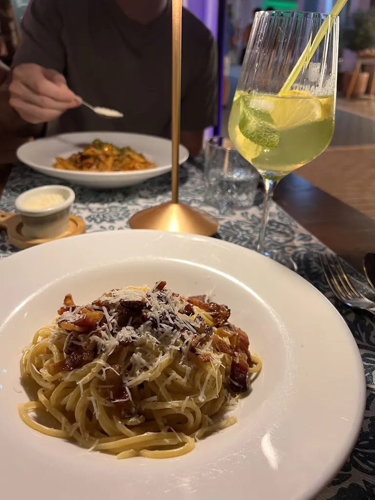 Amy Simpson_Made in Italy da Silvia_Andratx_review