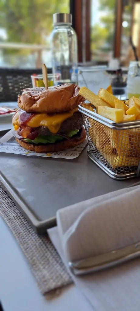 Menu_Bahía Seaside Restaurant_Camp de Mar_image_8