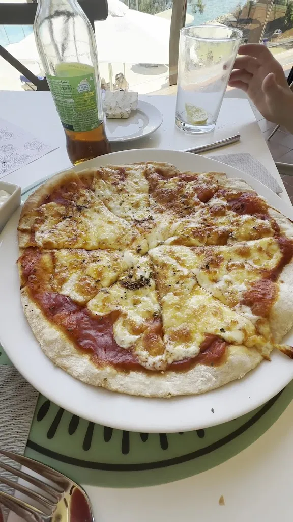 Natalya Pedchenko_Bahía Seaside Restaurant_Camp de Mar_review