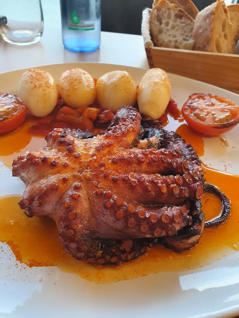 Liliana Paraipan_Son de Mar_Camariñas_review